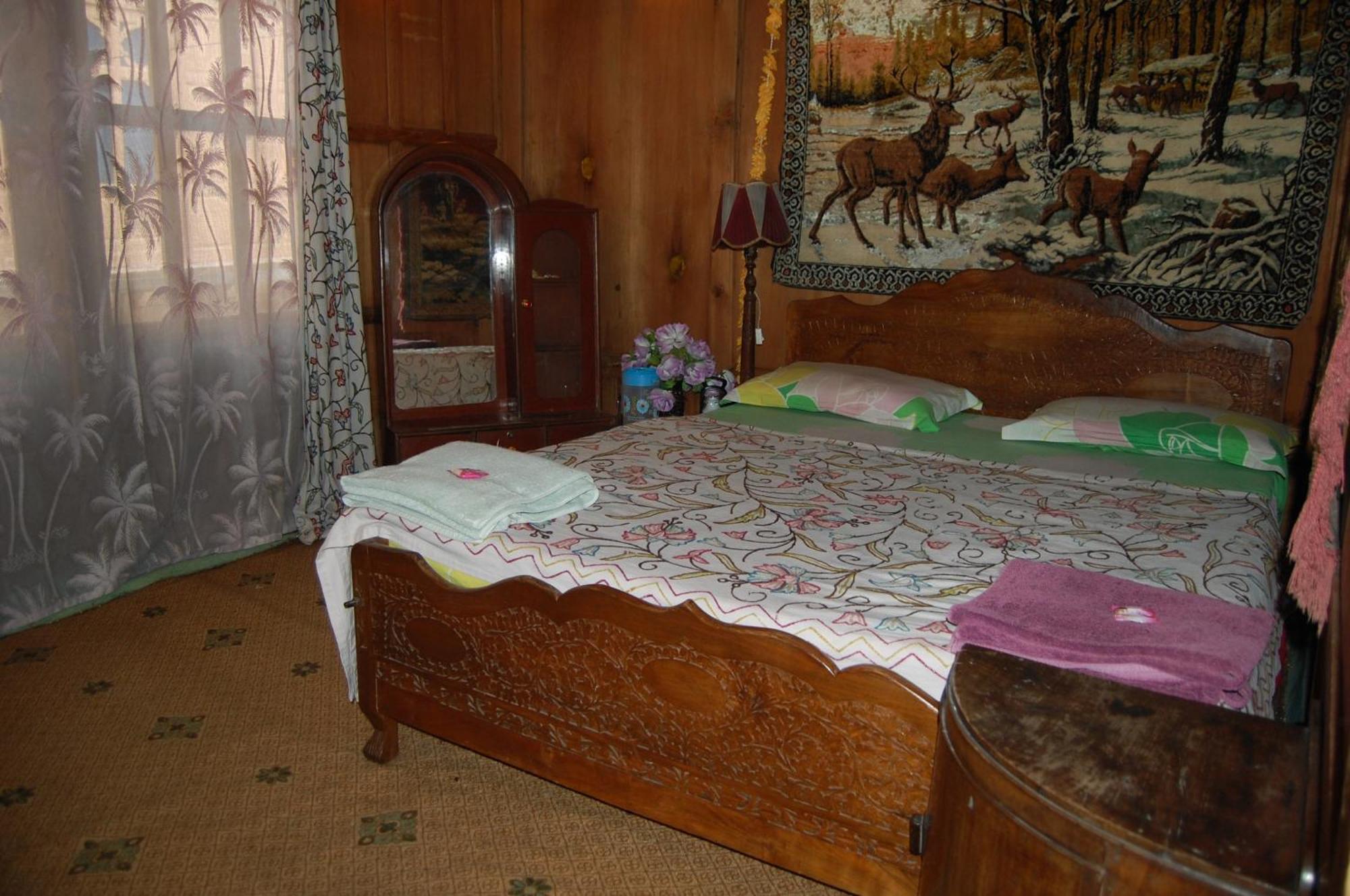 Srīnagar Houseboat Zaindari Palace מראה חיצוני תמונה