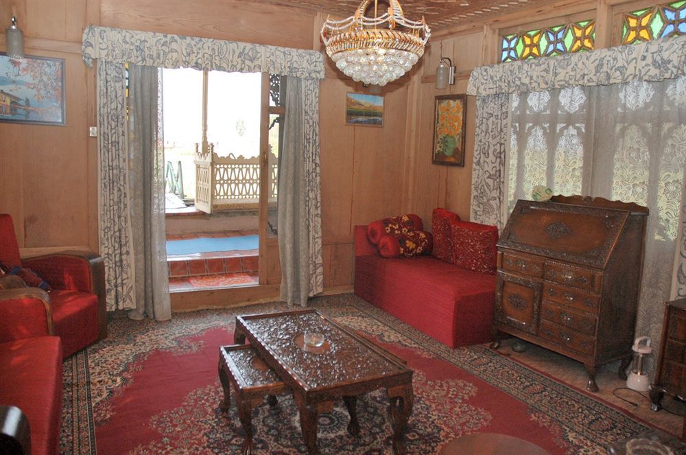 Srīnagar Houseboat Zaindari Palace מראה חיצוני תמונה