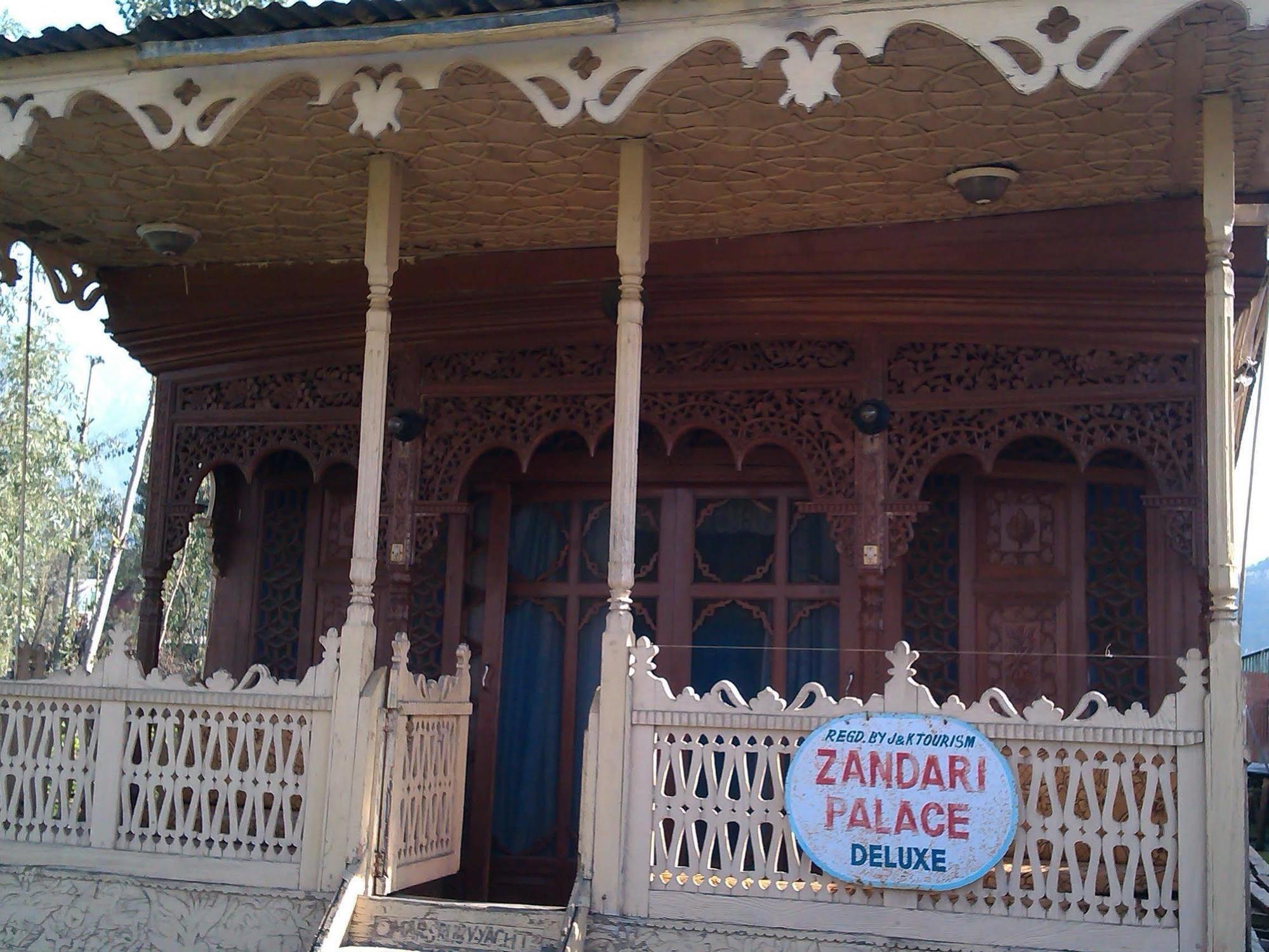 Srīnagar Houseboat Zaindari Palace מראה חיצוני תמונה