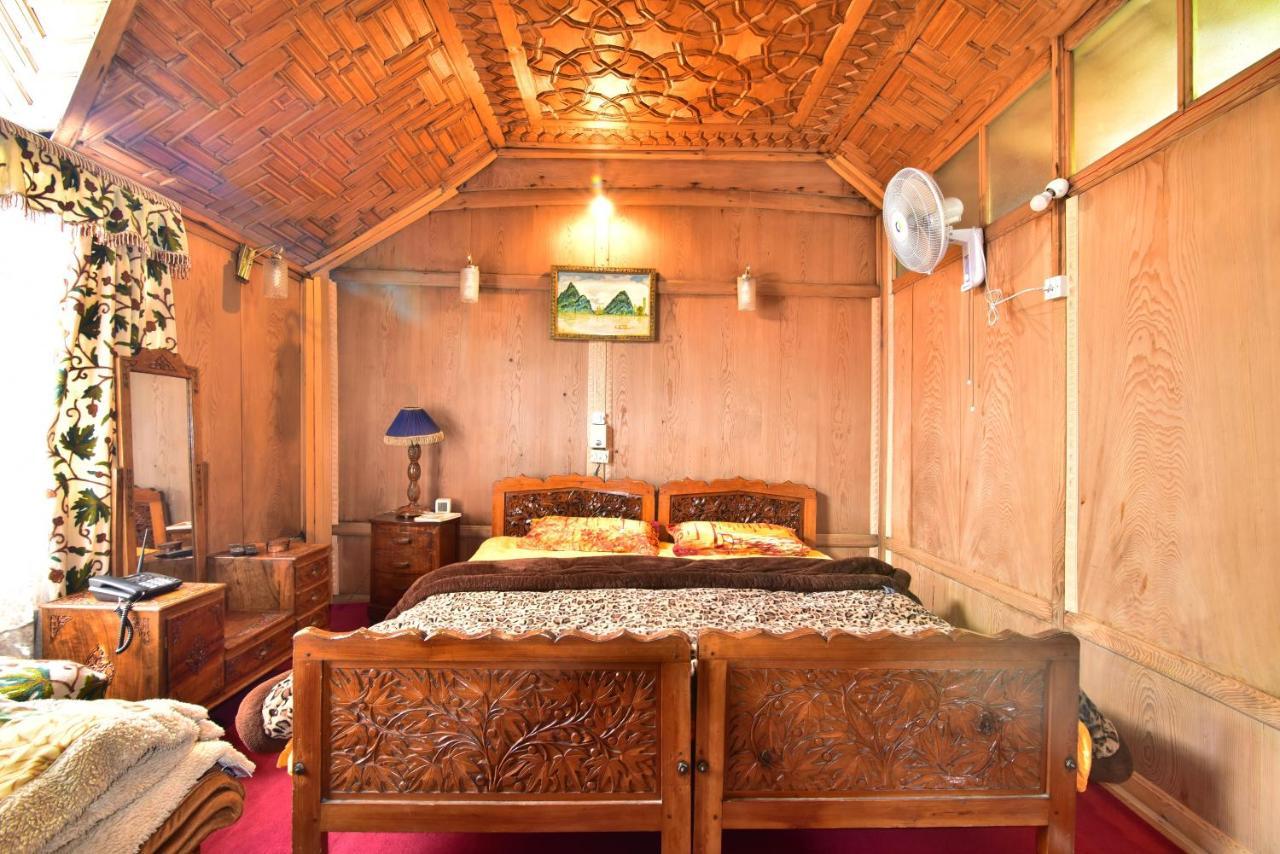 Srīnagar Houseboat Zaindari Palace מראה חיצוני תמונה